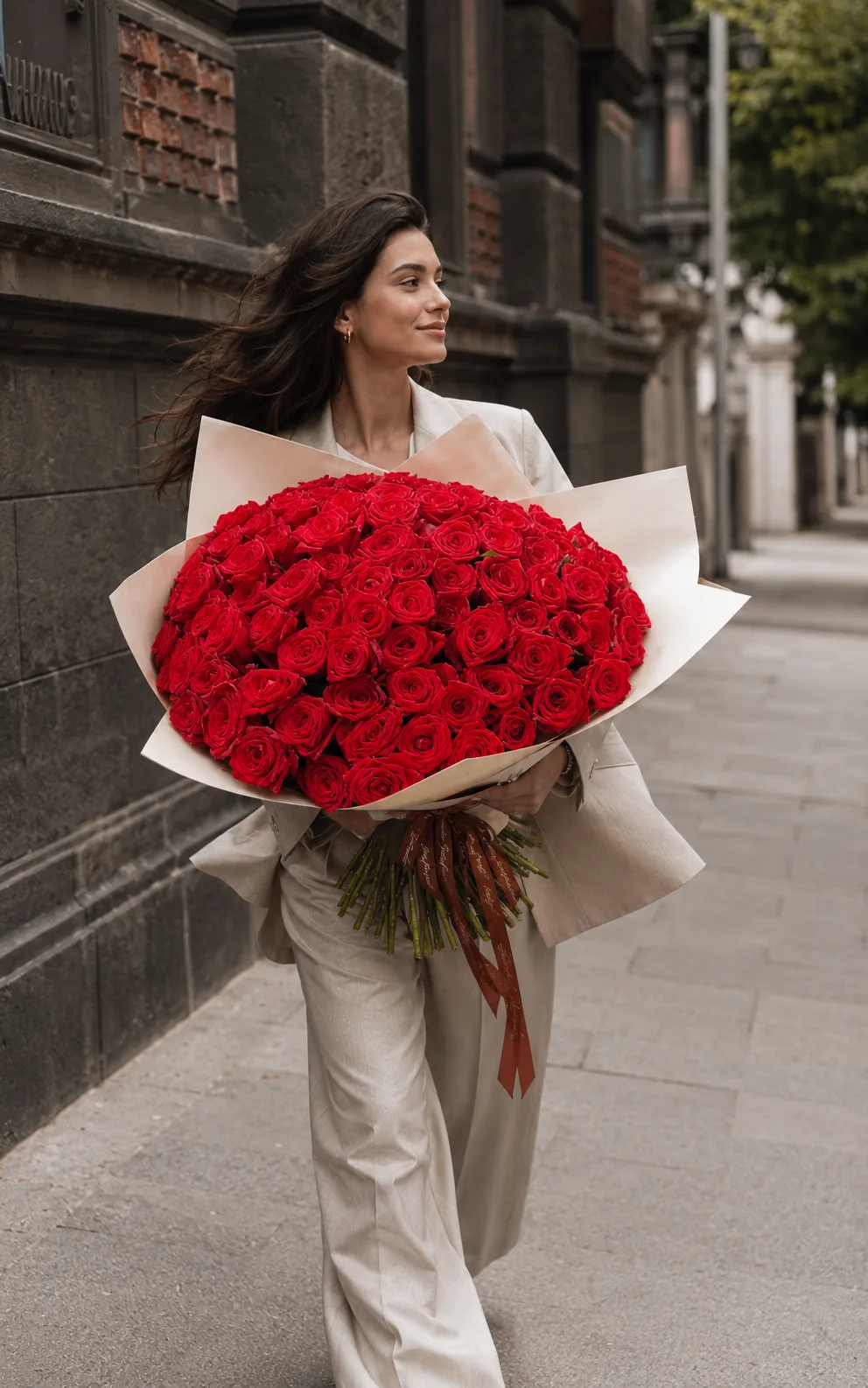 Акция на 51 и 101 розу продолжается до конца августа! 🌹