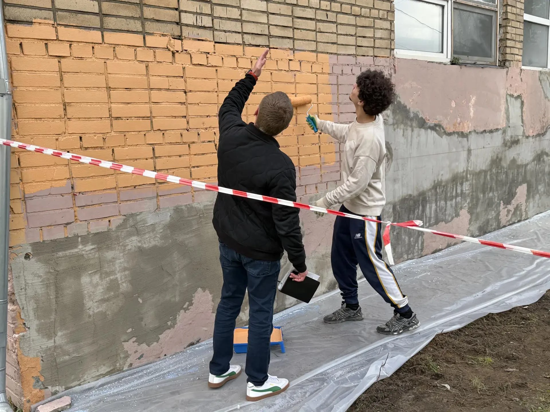 Стену бассейна «Нева» обновили в городе Дзержинском городского округа Люберцы