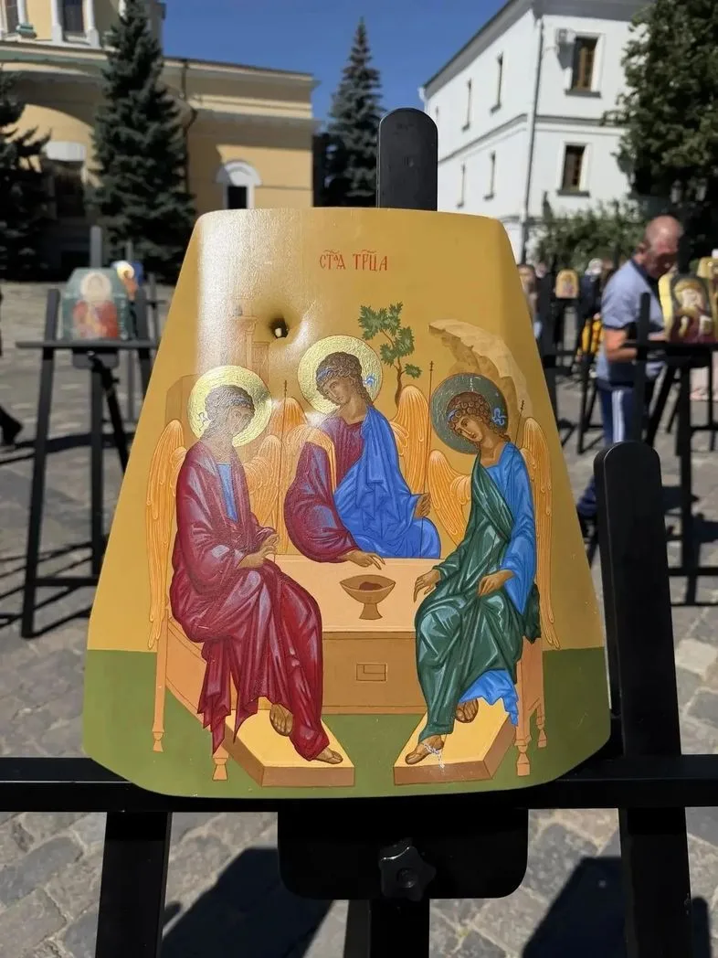 ☦️Иконы на бронепластинах: в Херсонесе Таврическом проходит выставка необычных полотен ...