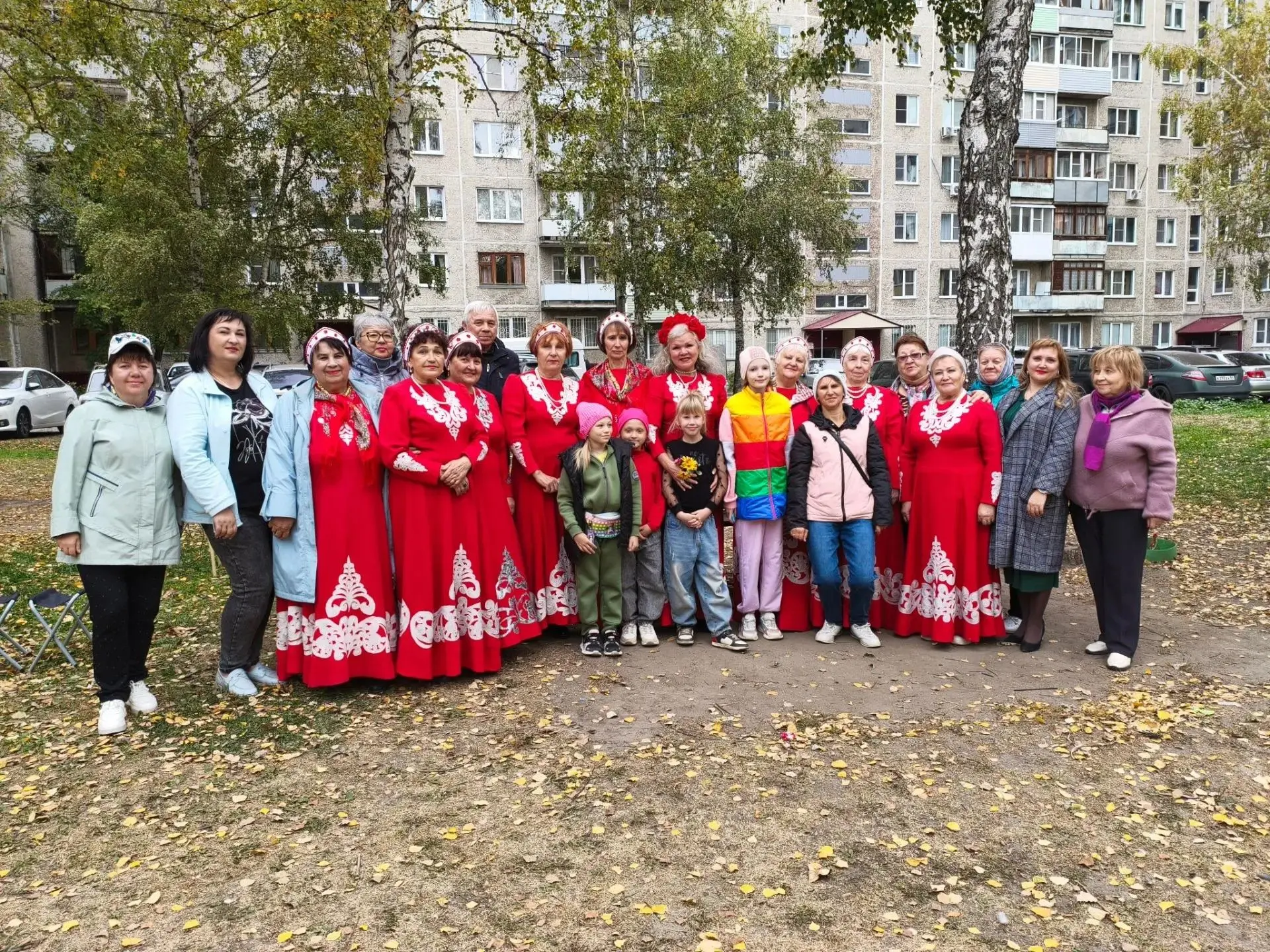 Праздник для жителей «серебряного» возраста прошел в Ленинском районе