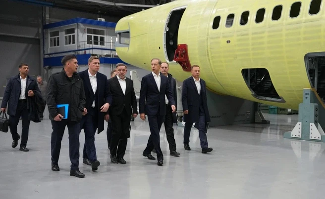 Первый вице-премьер России прибыл на Иркутский авиазавод.