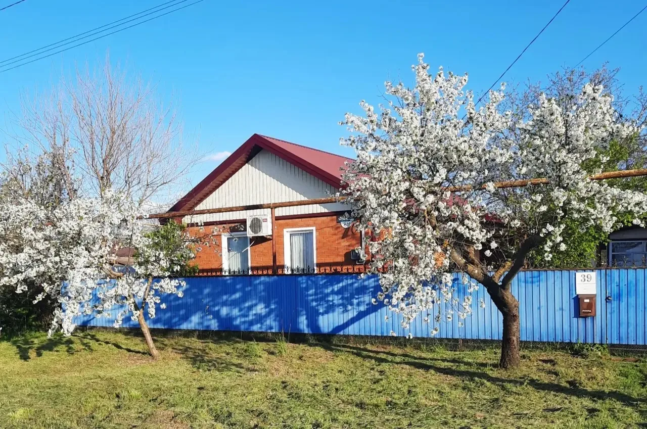 Продаётся благоустроенный дом . Земельный участок 18 соток.
