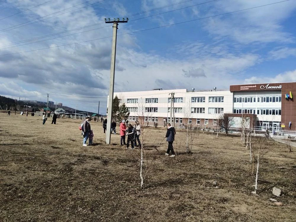 🧹 Иркутяне продолжают наводить порядок в городе.