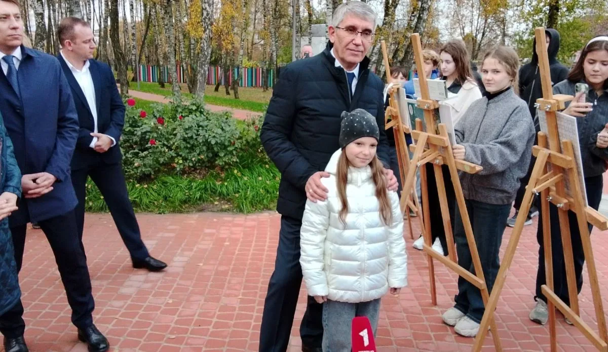 📸 Дмитрий Миляев осмотрел парк «Связь поколений» в Суворове​