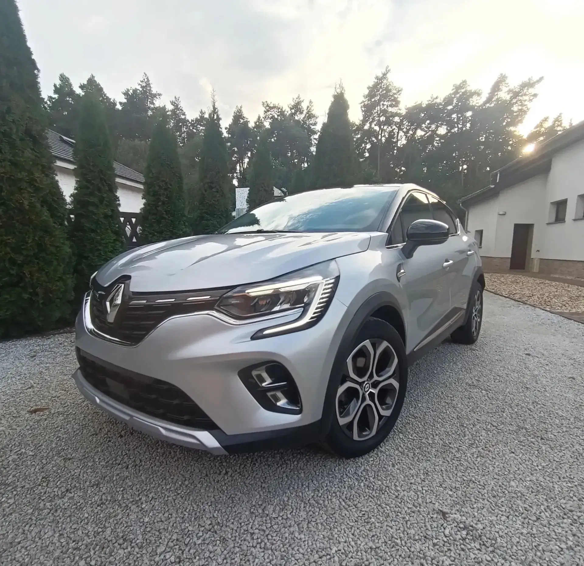 🚗 Renault Captur