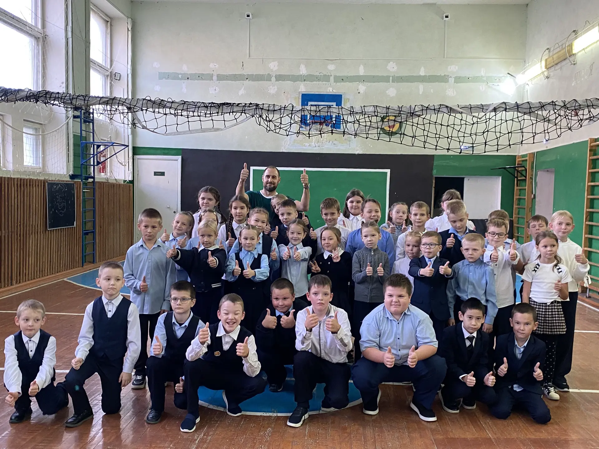 💪В начальной школе нашей школы прошло замечательное спортивное мероприятие — «Зарядка ...