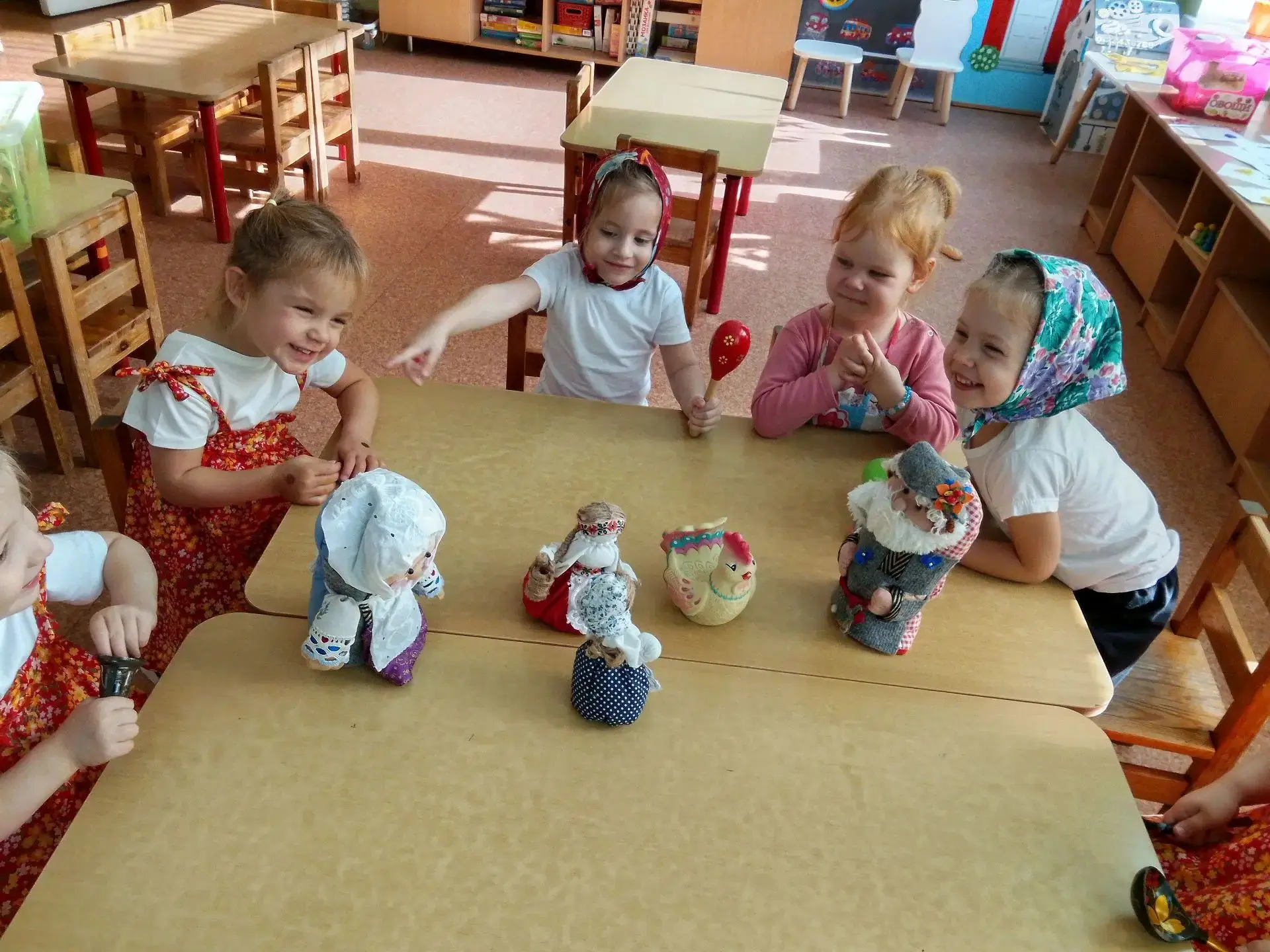 💐 В младшей группе № 4 накануне Дня пожилого человека, который отмечают в России 1 окт...