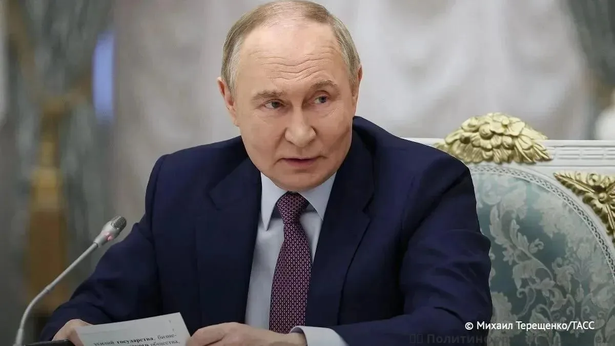 🇷🇺 Путин рассказал, что некоторых блогеров иногда смотрит и радуется, что они "попада...
