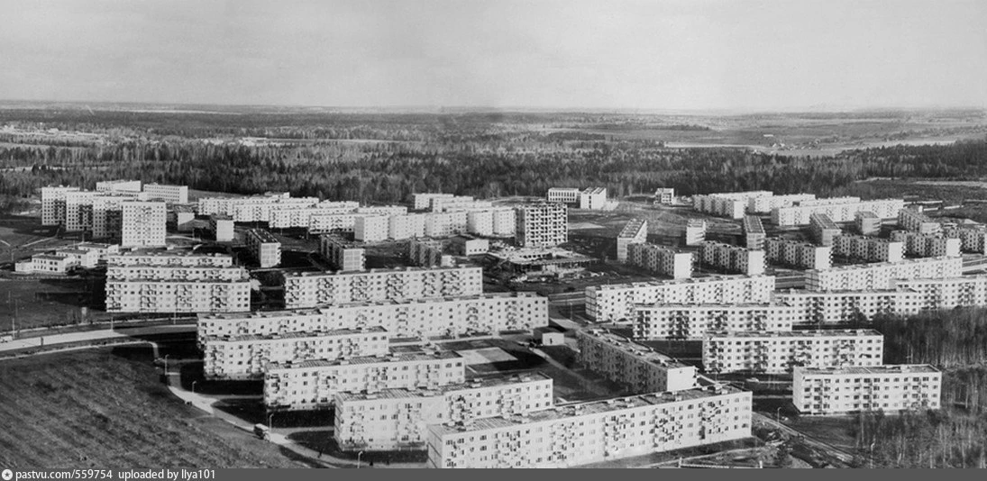 Вид с РТС на 1-ый и 2-ой микрорайоны