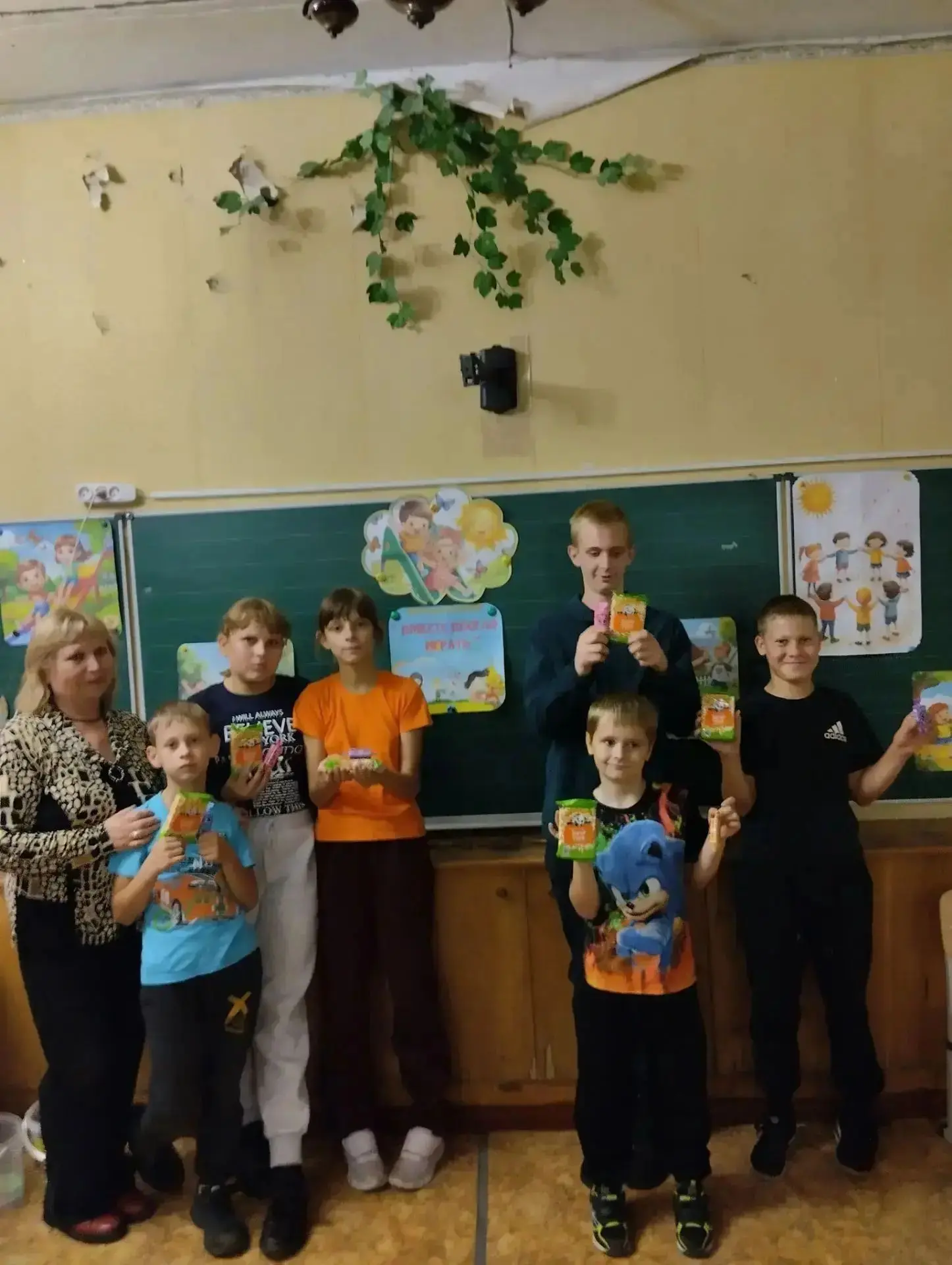 Звонкий смех и радостные лица ребят - такая атмосфера царила в Светлодарском городском ...
