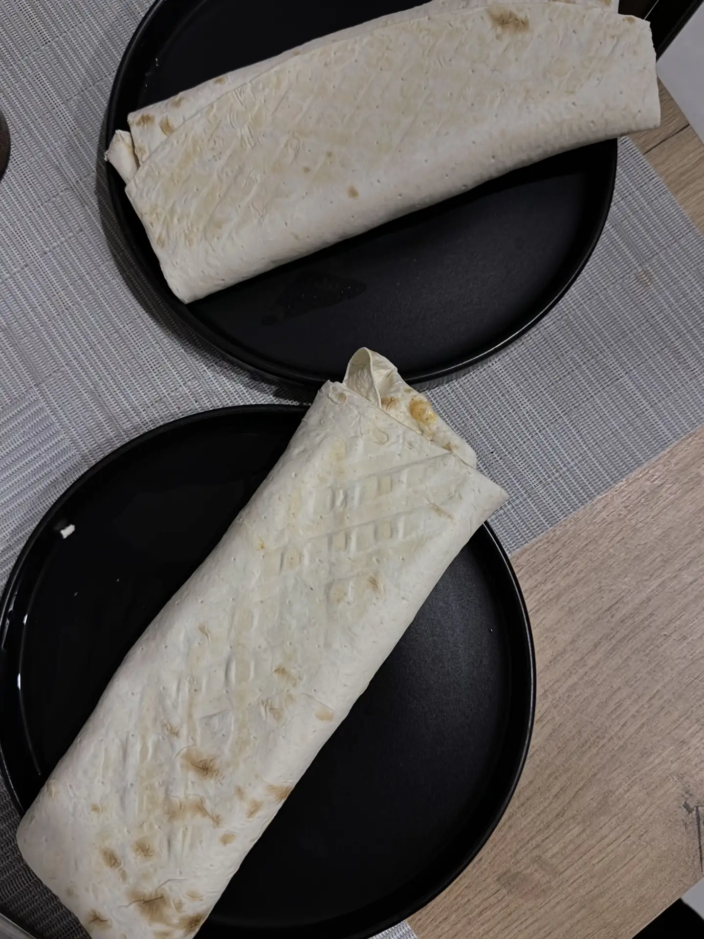 на ужин сделали полезную шаурму и ппц какую сытную 🤤