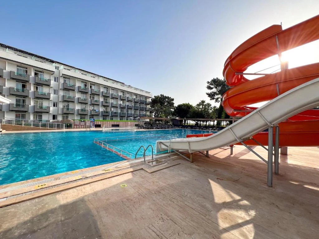 Отдых в TRANSATLANTIK BEACH (EX. ASDEM BEACH) в Кемере, Бельдиби, в 100 м от моря на пе...