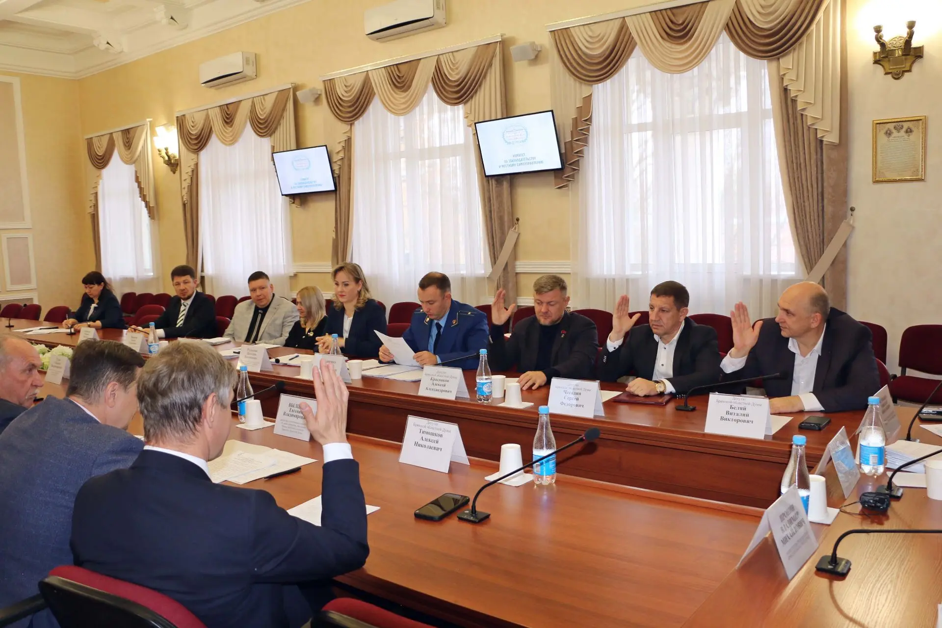 🔺Комитет по законодательству и местному самоуправлению провел очередное заседание, где...