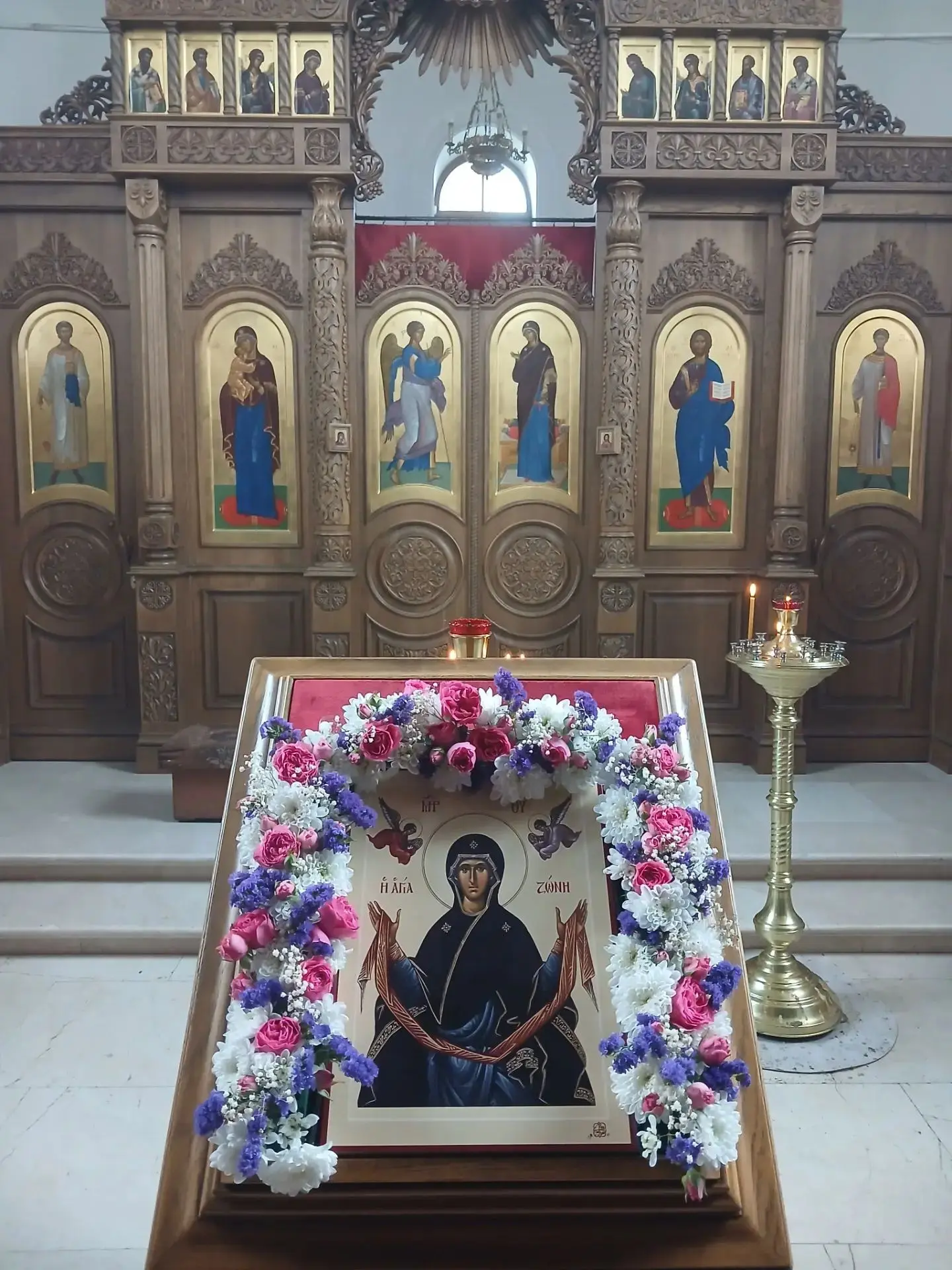Сегодня наш храм особенно красив — и в этом большая заслуга наших дорогих благоукрасите...