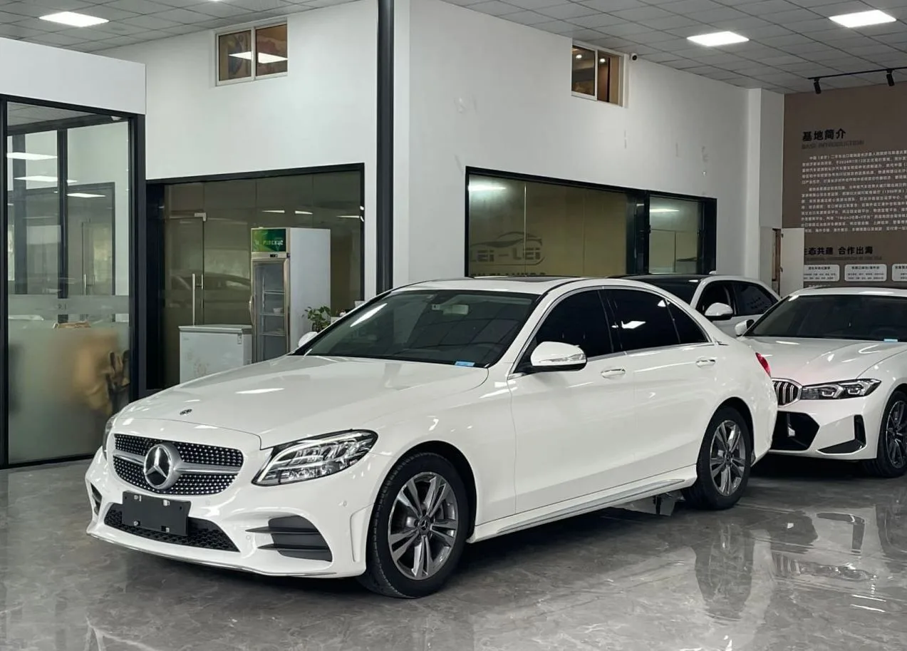 🚗 Mercedes-Benz C-Class  200 L Fashion Sport Edition