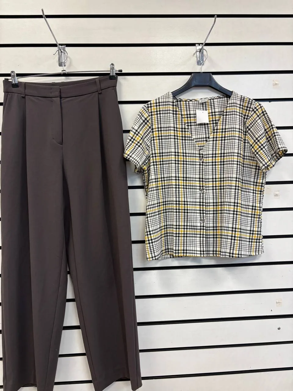 🩶👖 Серые брюки от бренда LIME прямого классического кроя. Элегантная модель прямого с...