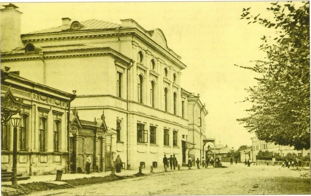 Вторая мужская гимназия на Николо-Дворянской улице (ныне школа номер 7).