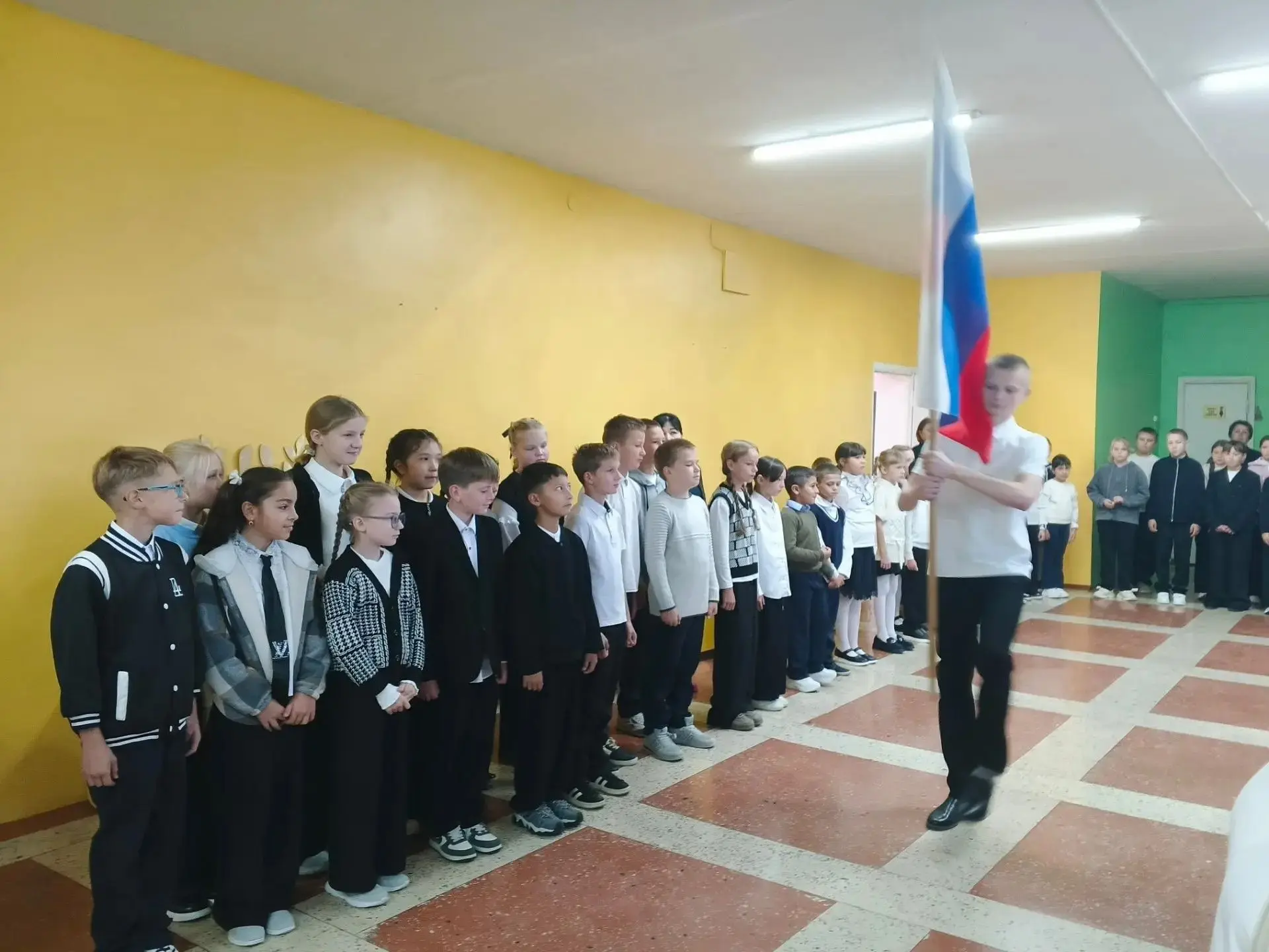 🇷🇺Традиционная линейка — старт учебной недели!