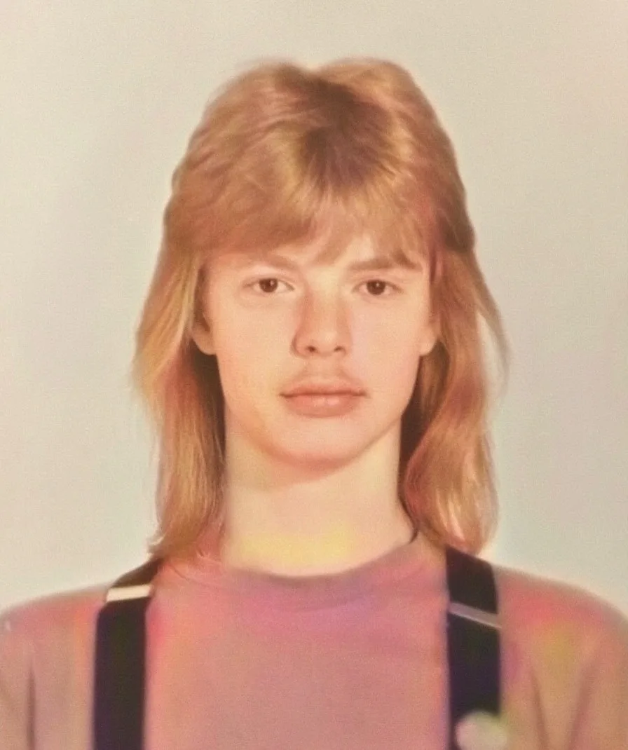 Андрей Григорьев-Апполонов запустил ностальгический тренд, показав, как выглядел в 1980-х.