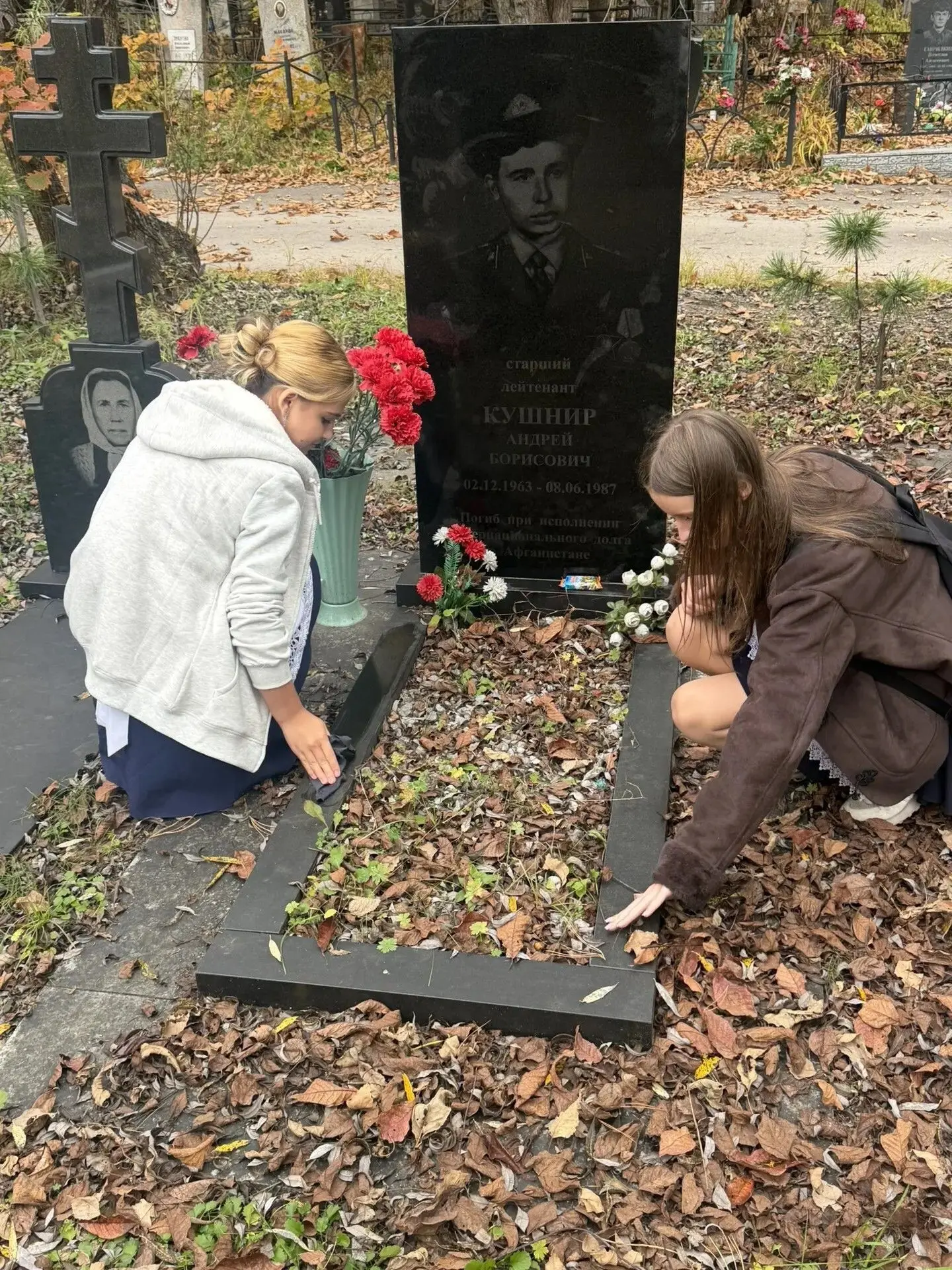 Сегодняшний день мы провели у памятника Андрея Кушнира.