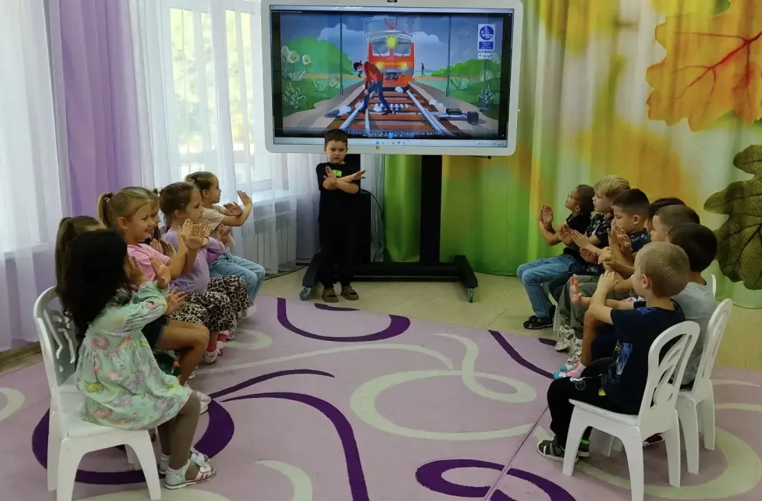 В  детском саду 148 "Сказкоград" состоялась познавательная беседа с воспитанниками стар...