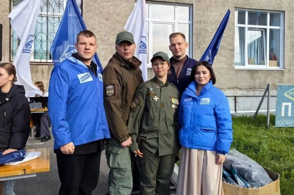 ⚡️«Молодая Гвардия» передала гуманитарную помощь организации «Добровольцы Донбасса» для...