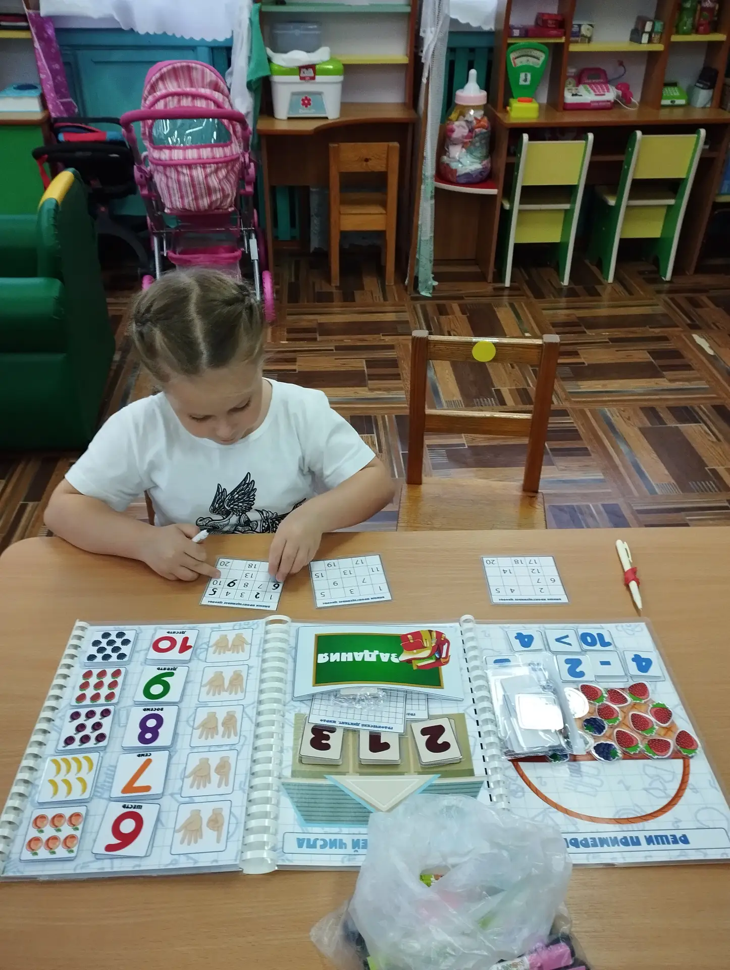 В группе "Непоседы" продолжается индивидуальные работы по Лэпбуку "Занимательная матема...