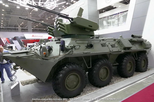 МОБИЛЬНЫЙ ЗЕНИТНЫЙ АРТИЛЛЕРИЙСКИЙ КОМПЛЕКС ЗАК-23Э НА БАЗЕ БРОНЕТРАНСПОРТЕРА БТР-82А НА...
