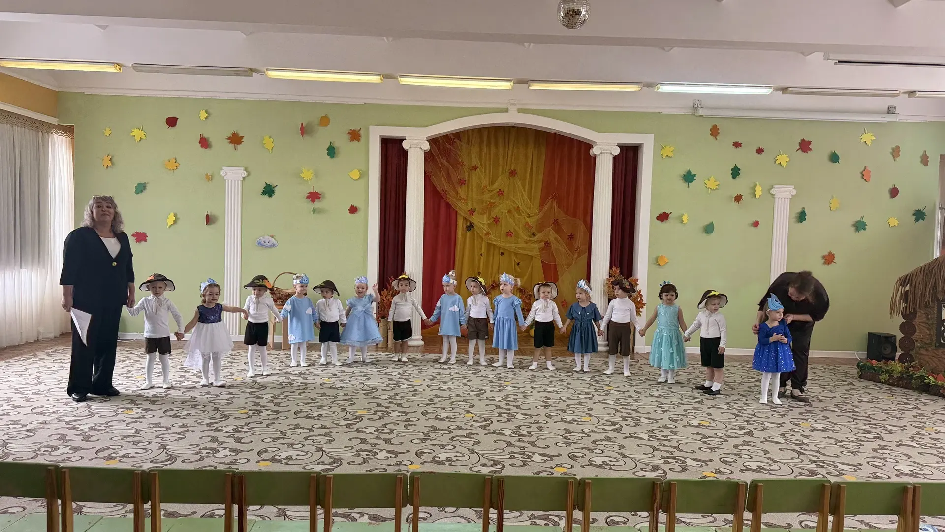 🎉 💛В нашем детском саду ГБДОУ ЛНР «Ясли-сад №76 «Дружба», волшебный утренник в младше...