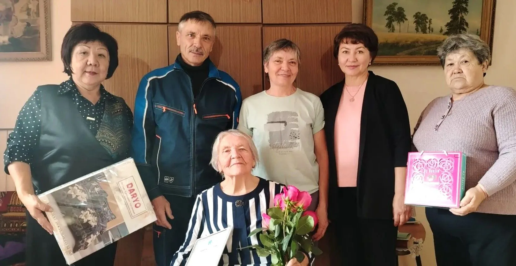 🇷🇺🎉 Сегодня, 14 октября, поздравили с 90-летием Галину Евтефеевну Спицину, ветерана ...