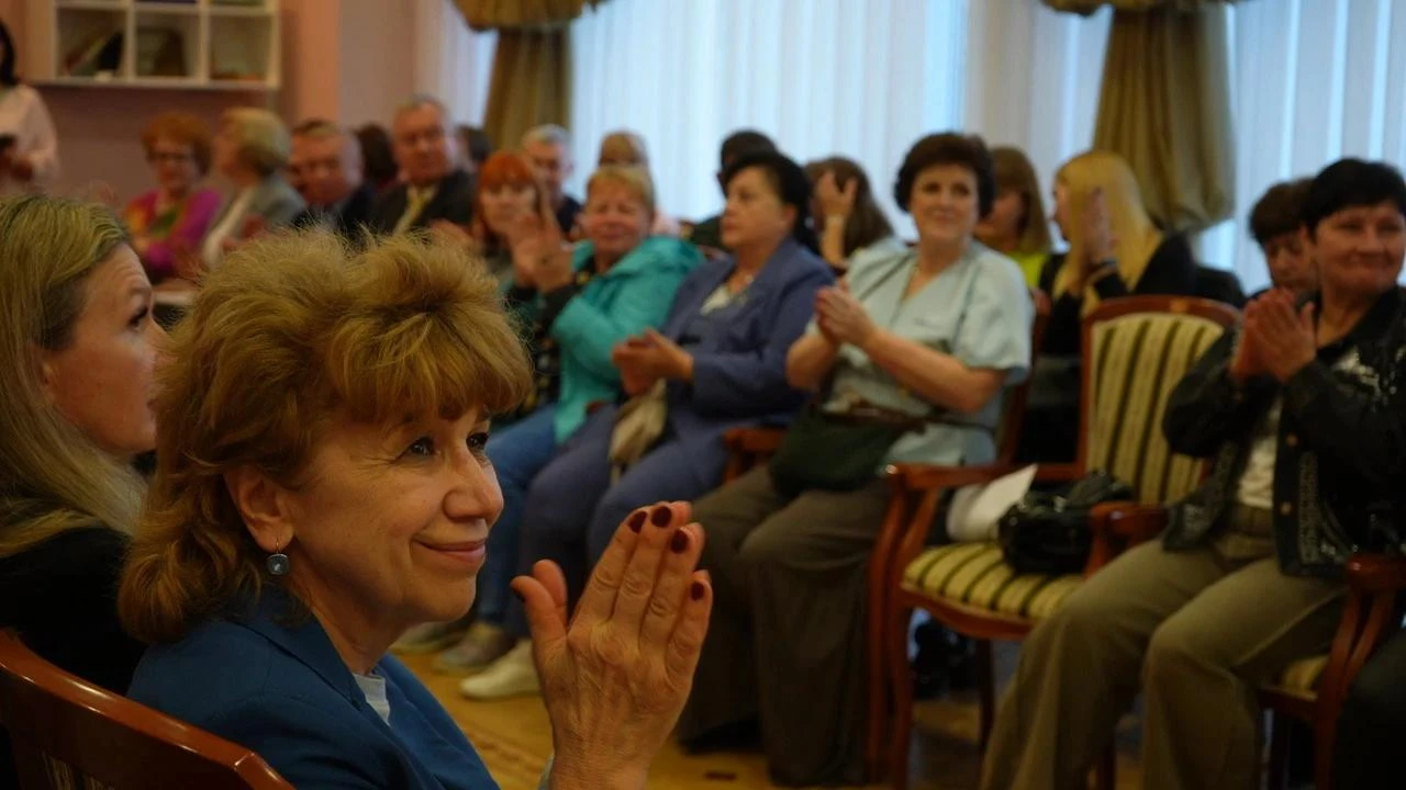 В малом концертном зале Луганской республиканской академической филармонии прошёл конце...