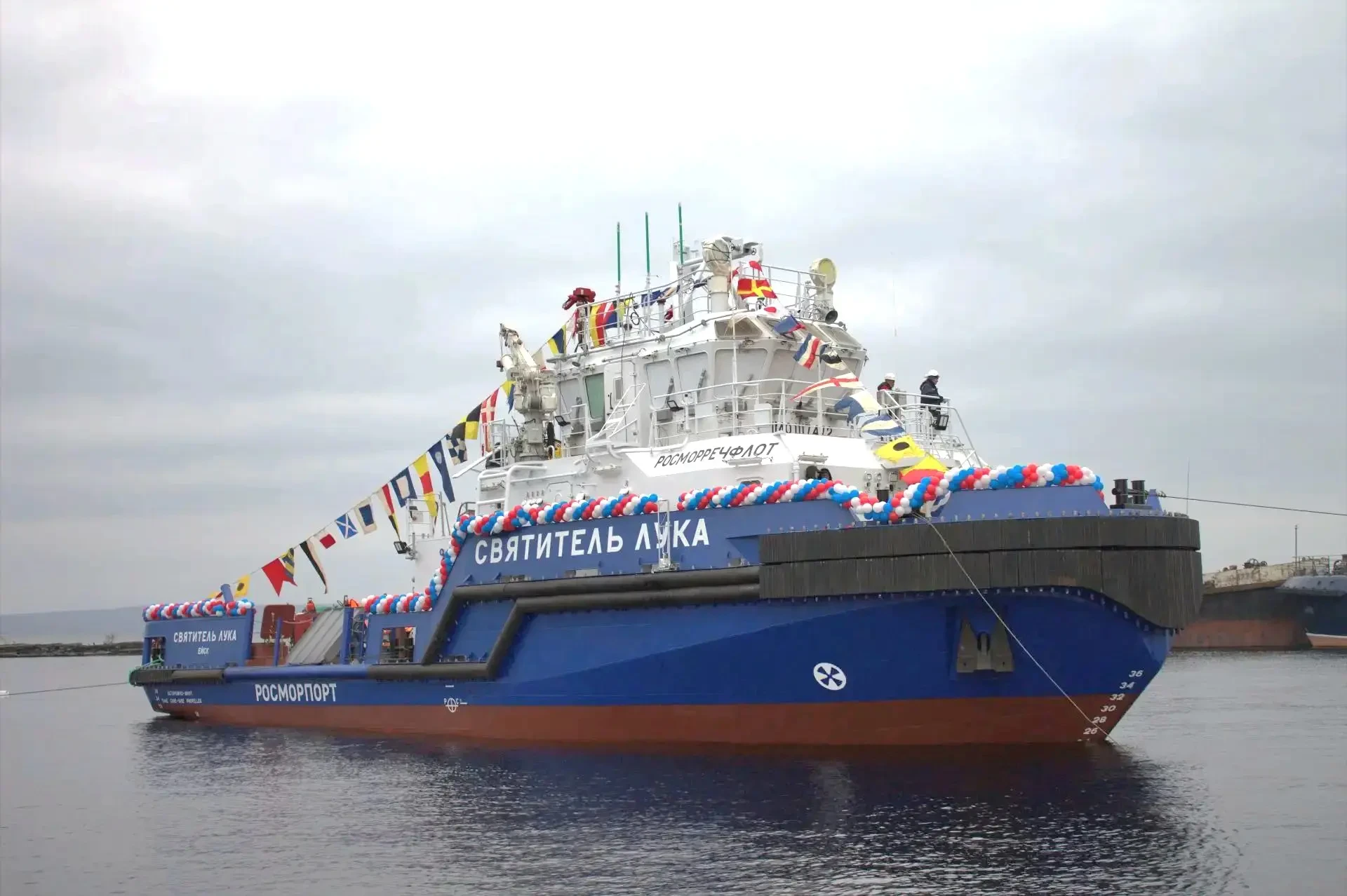 Новый буксир ледового класса «Святитель Лука» спустили на воду на Онежском судостроител...