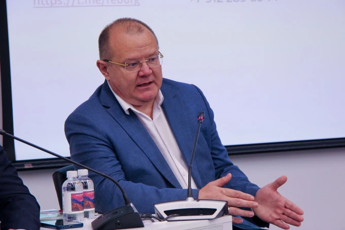 💬 Илья Пономарев,