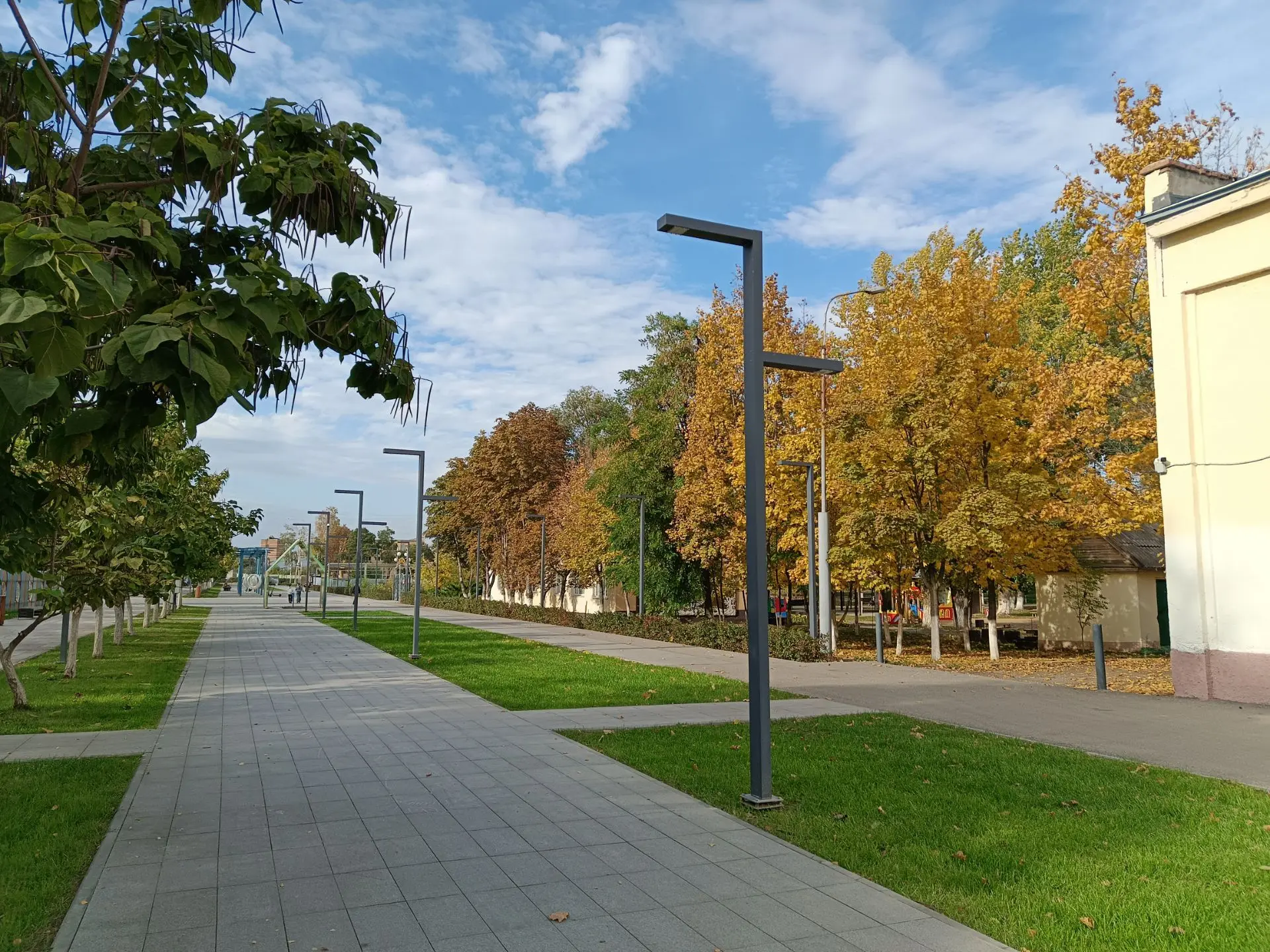 🍁Осень в городе — это чьи-то печали,