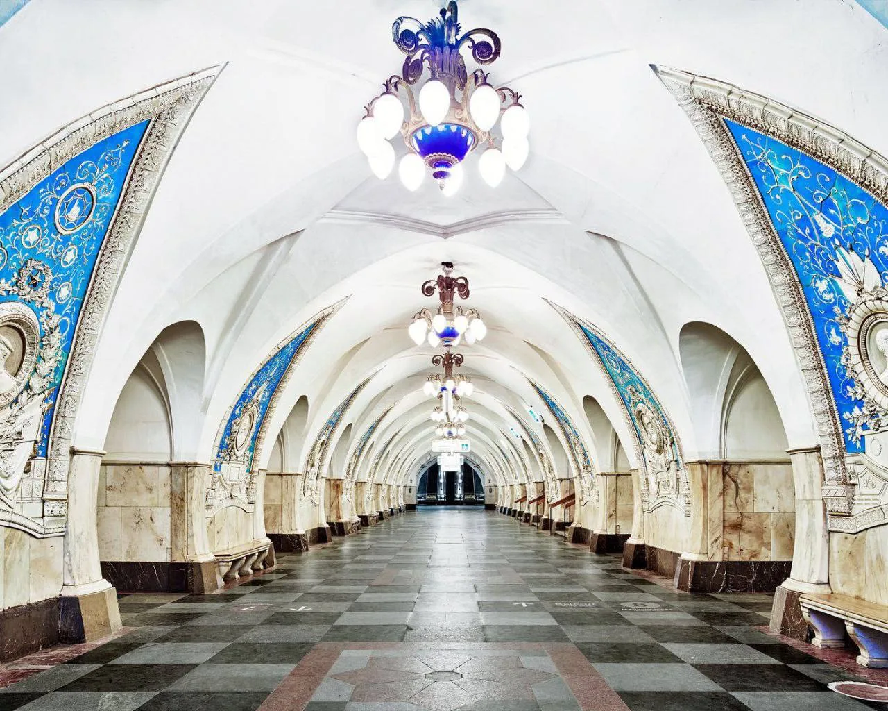 Сюрреализм и роскошь Московского метрополитена; станции: