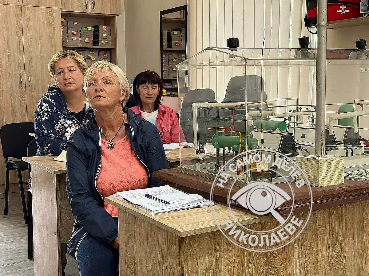 На женские плечи ложится мужская работа!!!