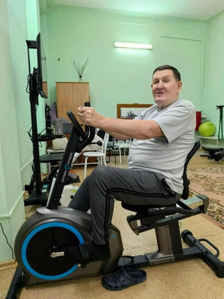 Шаг к здоровью и новым возможностям: благотворители обновили зал ЛФК в Бердском доме-ин...