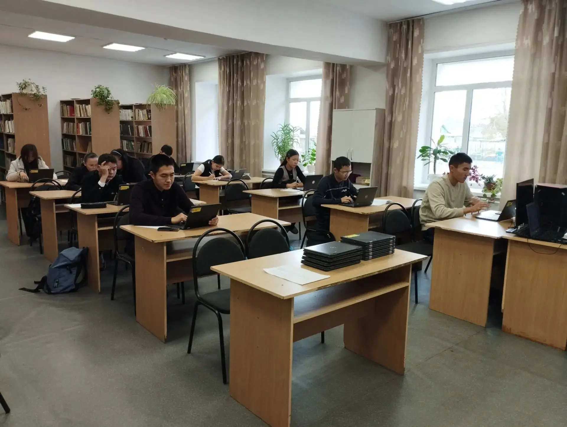 Сегодня проходит школьный этап Всероссийской олимпиады школьников по математике на обра...