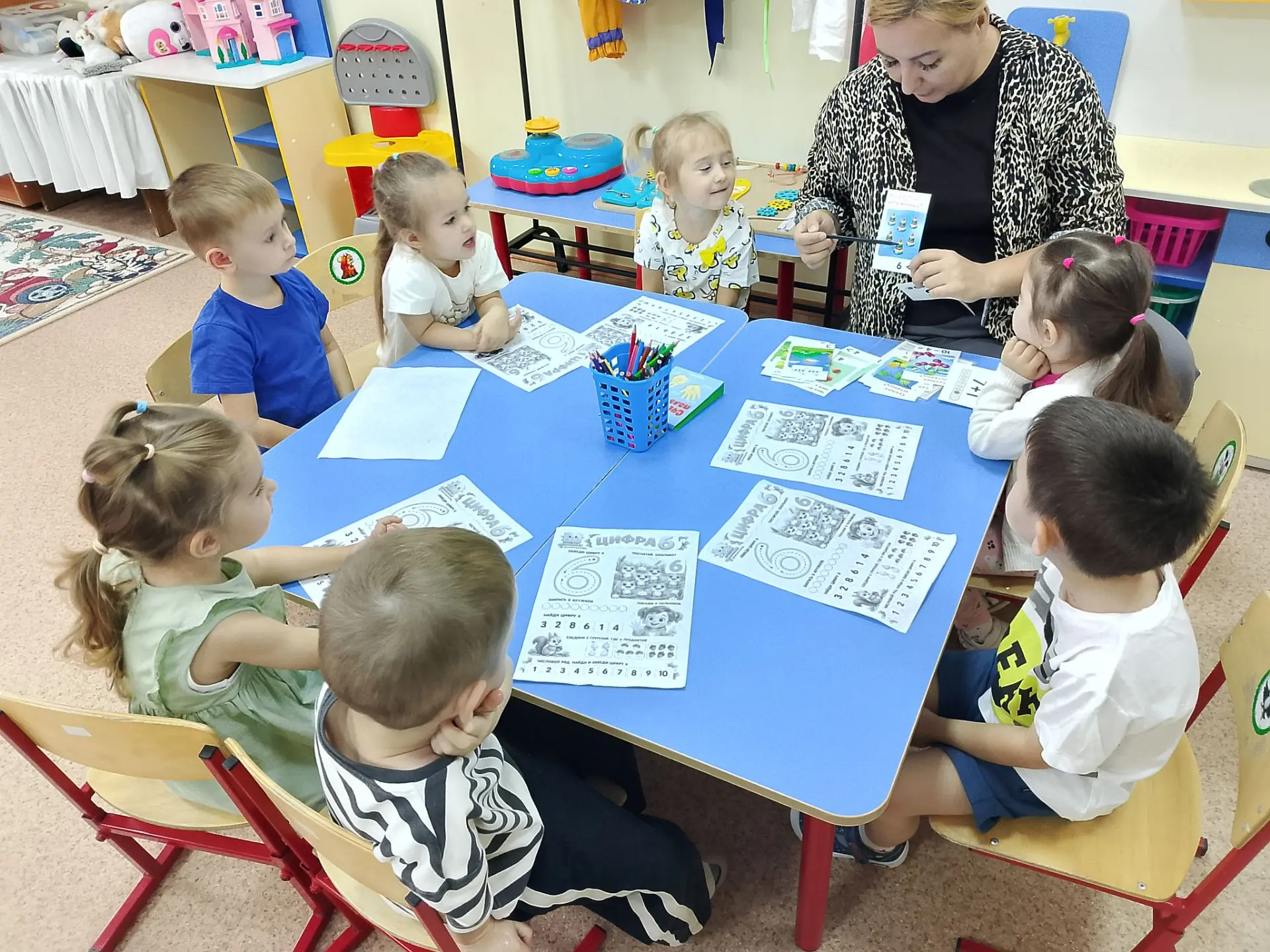 Сегодня в группе «Любознайке» прошло увлекательное занятие, посвященное цифре 6! 🧮