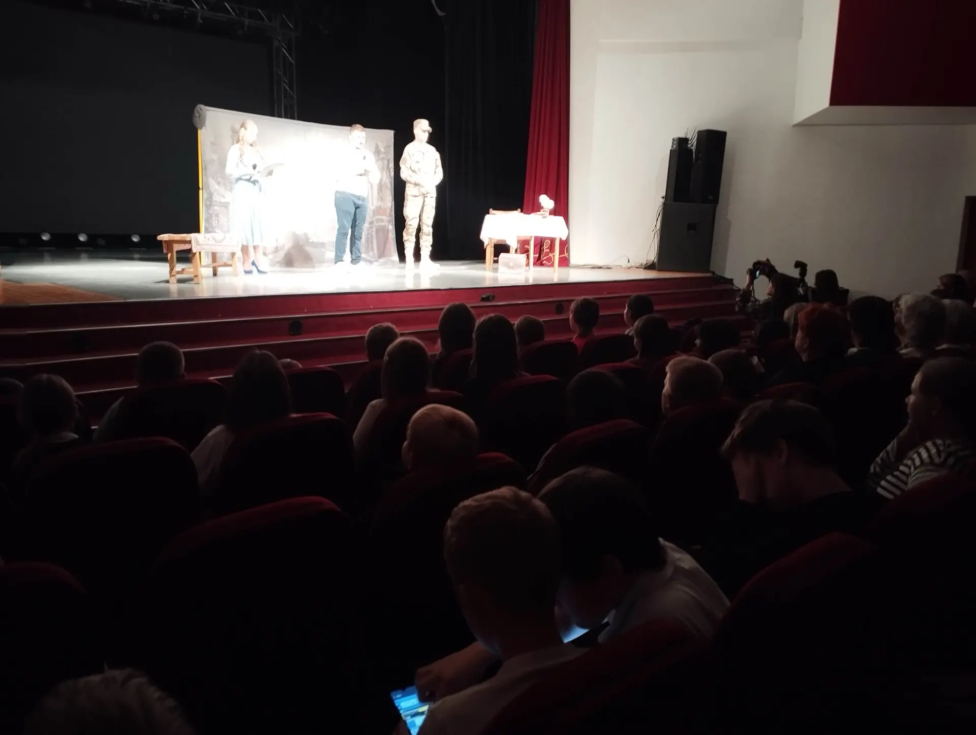 🎭 Когда один вечер вмещает сразу две важные истории: о труде и о чувствах! 🎭