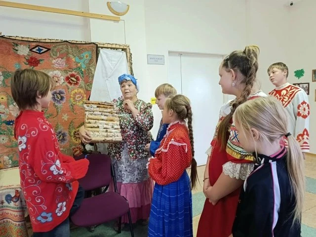 Фольклорная программа «Покров землю покроет — все печали скроет» состоялась ДК «Арсенть...