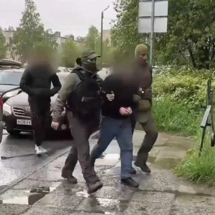 ❗️⛓️ Пойман 24-летний парень, который забил насмерть женщину в Петрозаводске. По данным...