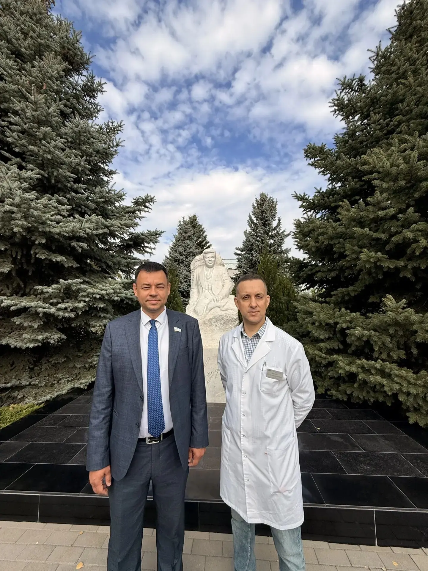 Завершилась моя командировка в ДНР. По пути заехал в Волгоградский филиал МНТК Микрохир...