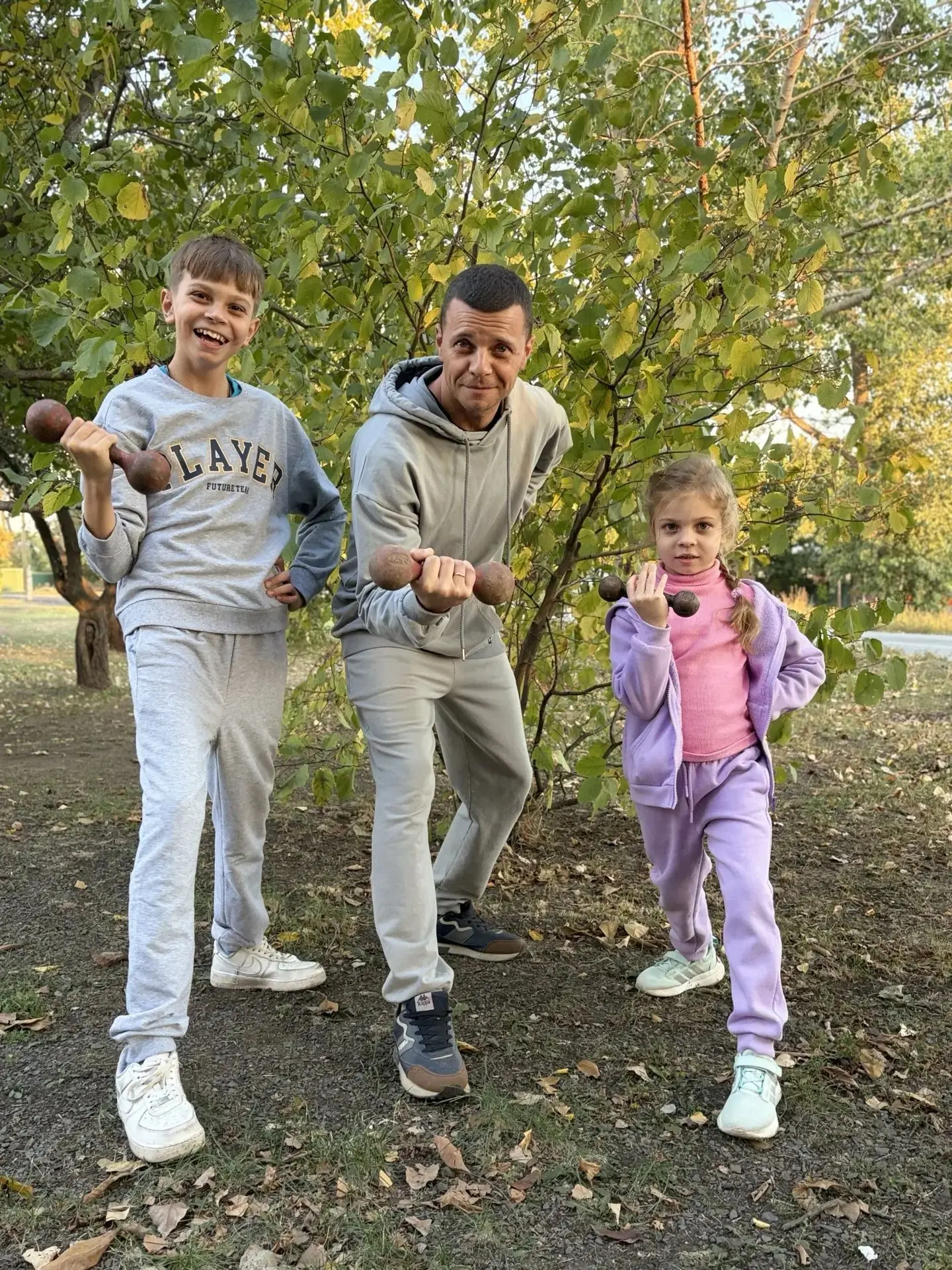 Когда папа рядом — всё по плечу! 🌟