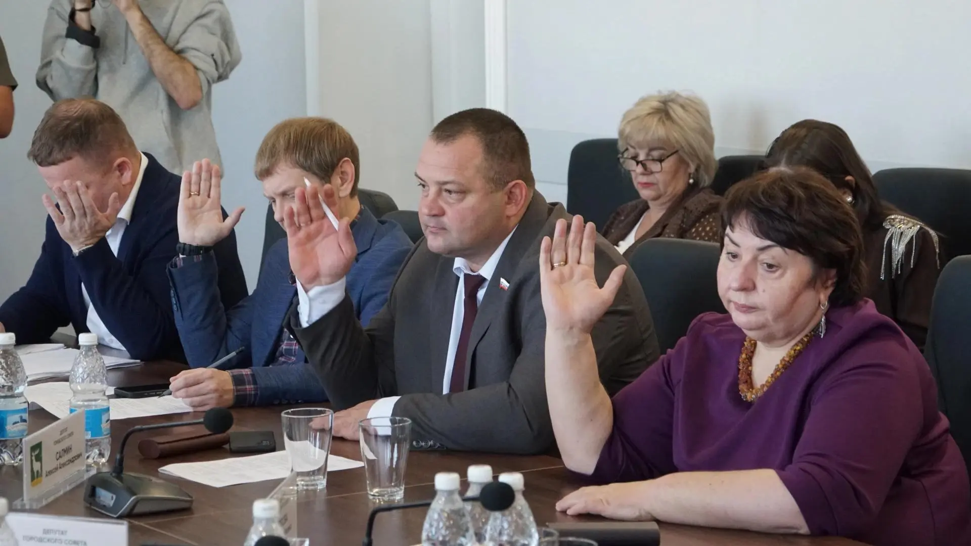 На заседании городского Совета депутаты приняли ряд важных для города решений