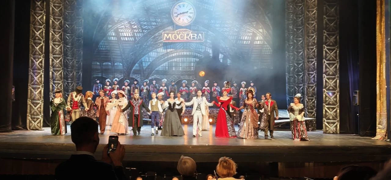 🎭 Ивановская «Анна Каренина» собрала овации в Москве