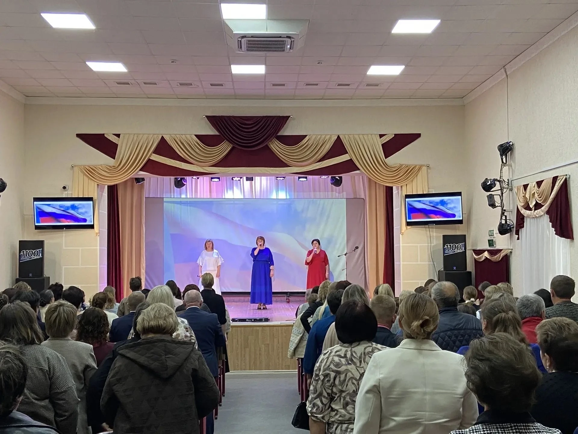 В  Доме культуры села Волово сегодня было по-особенному светло и радостно. Педагоги при...