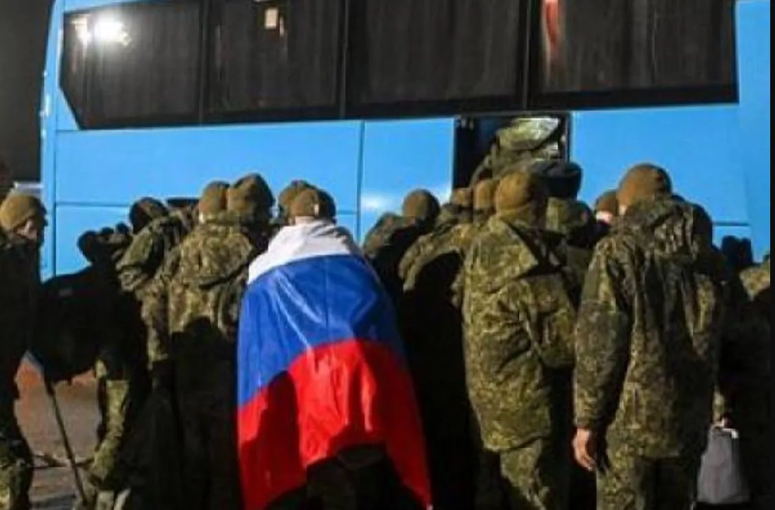 Сахалинского военнослужащего вернули из украинского плена