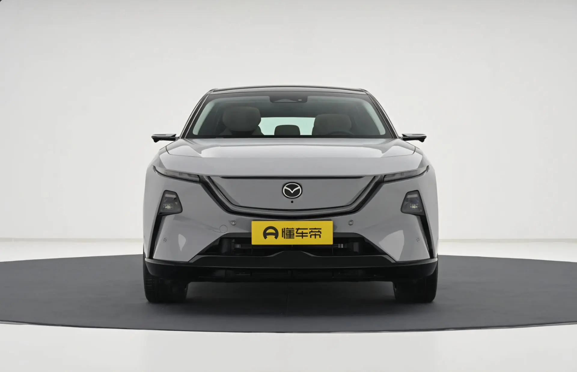 Mazda EZ-60: Японский дизайн, китайская начинка