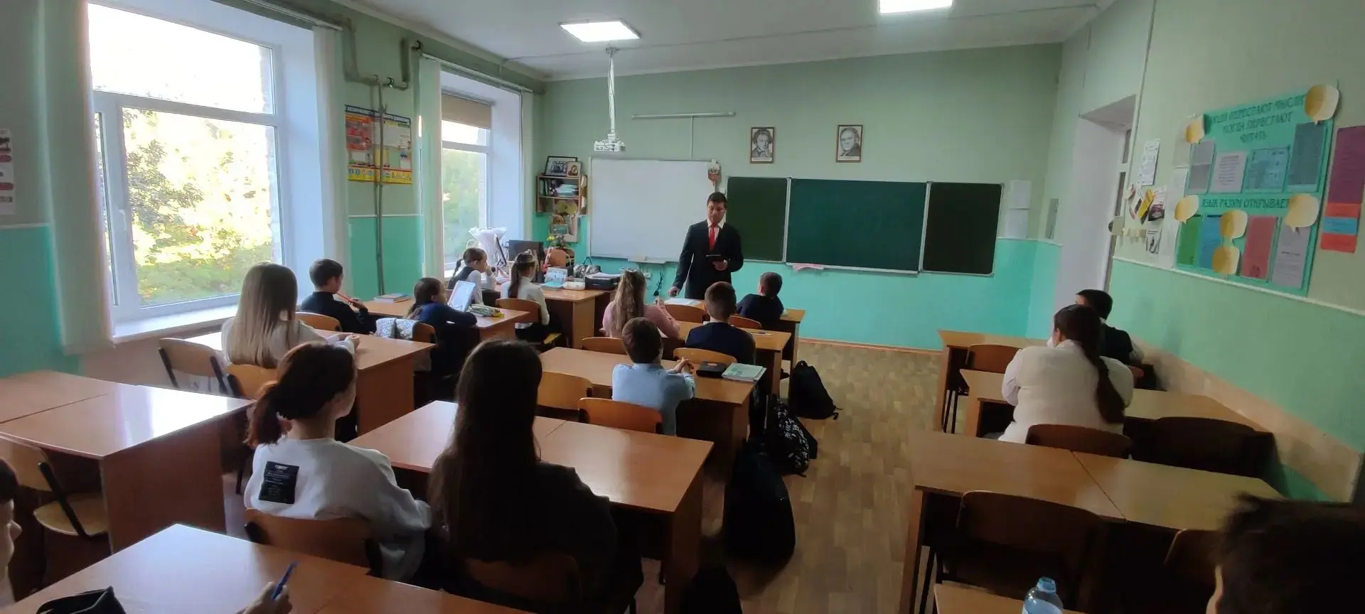 ДК «Маяк» провел для учащихся Бердянского государственного лицея увлекательную лекцию-б...